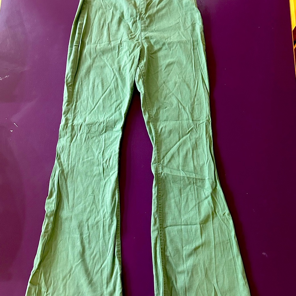 Green, flare pants fron Tinseltown size 9